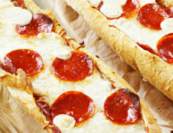 The Perfect French Bread Pizza Recipe: Easy Weeknight Dinner Idea!