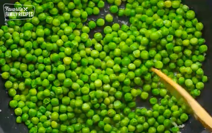 How To Cook Frozen Peas The Right Way Favorite Family Recipes