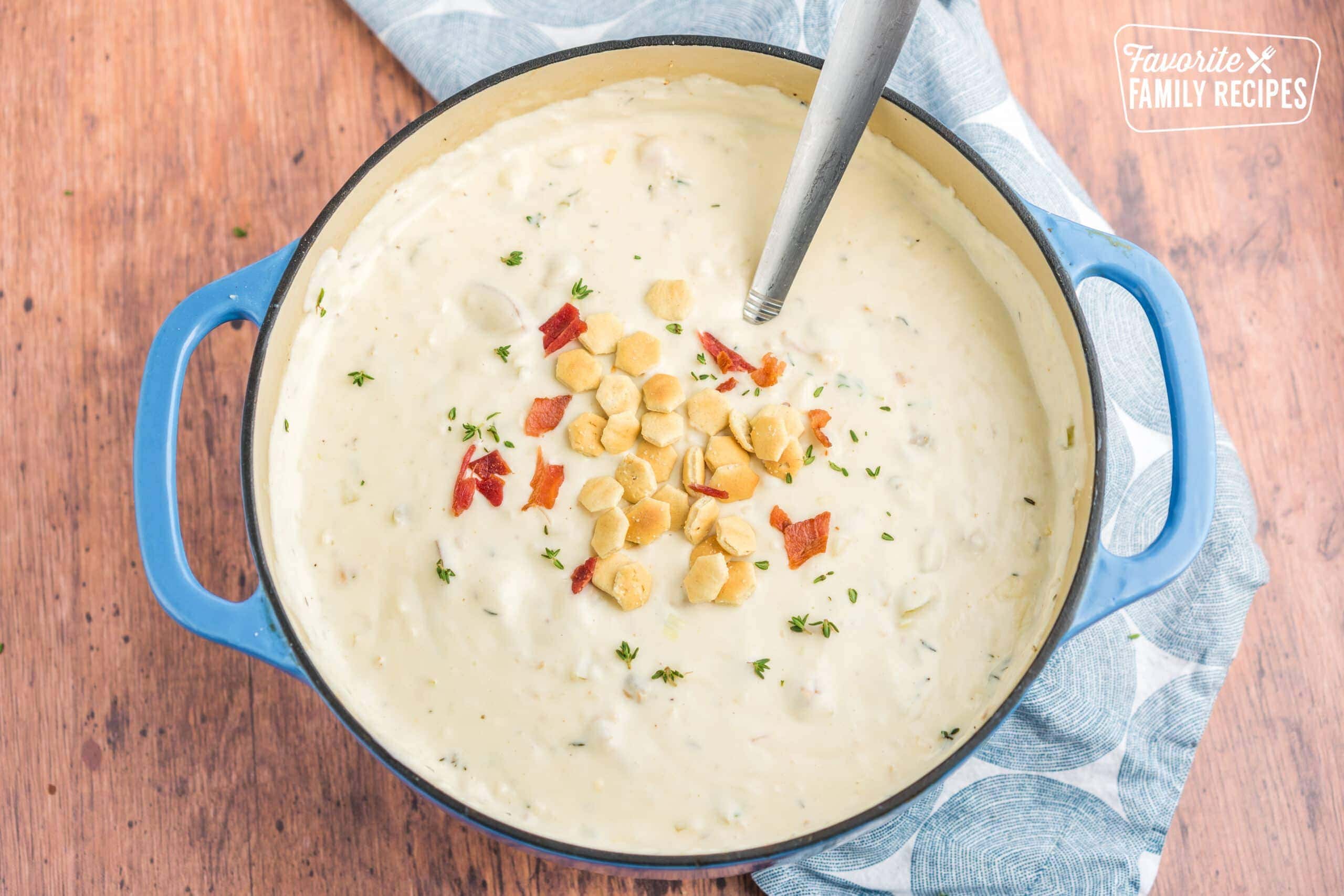 https://www.favfamilyrecipes.com/wp-content/uploads/2020/09/Best-Clam-Chowder-6-scaled.jpg