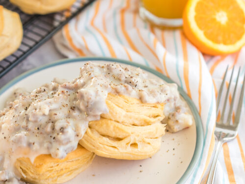 easy-biscuits-and-gravy-recipe-favorite-family-recipes