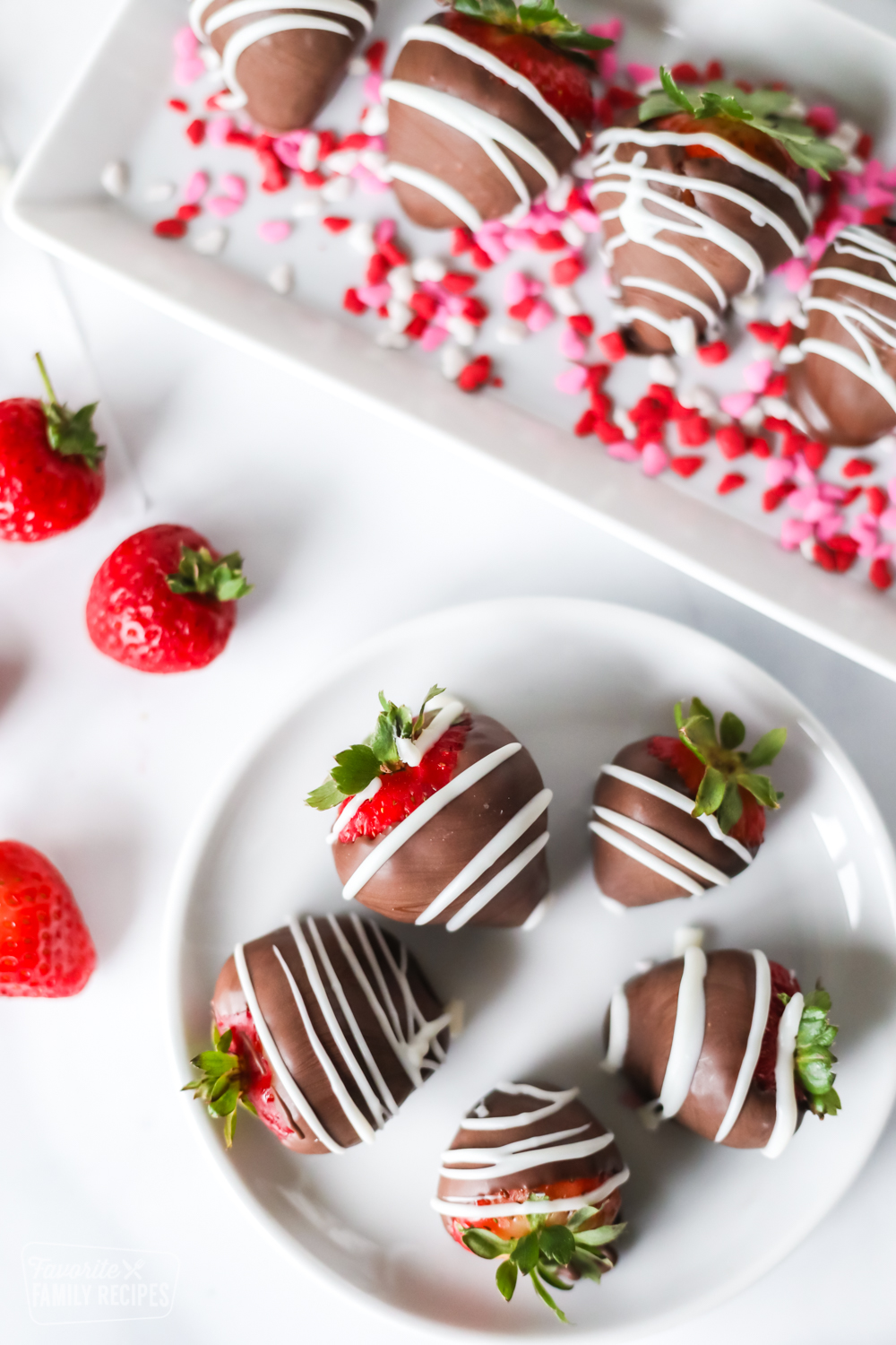 Valentine's Day Chocolate Covered Strawberries - Easy Family Recipe Ideas