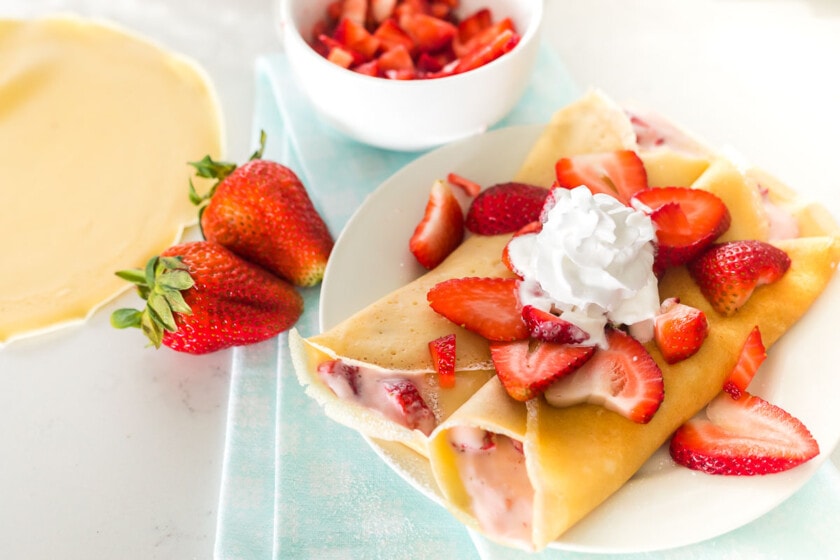 Strawberry Crepes (with Cream Cheese Filling)