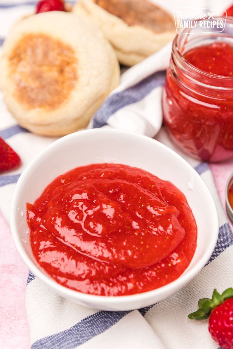 https://www.favfamilyrecipes.com/wp-content/uploads/2022/05/FreshStrawberryJam-20220504-0023.jpg