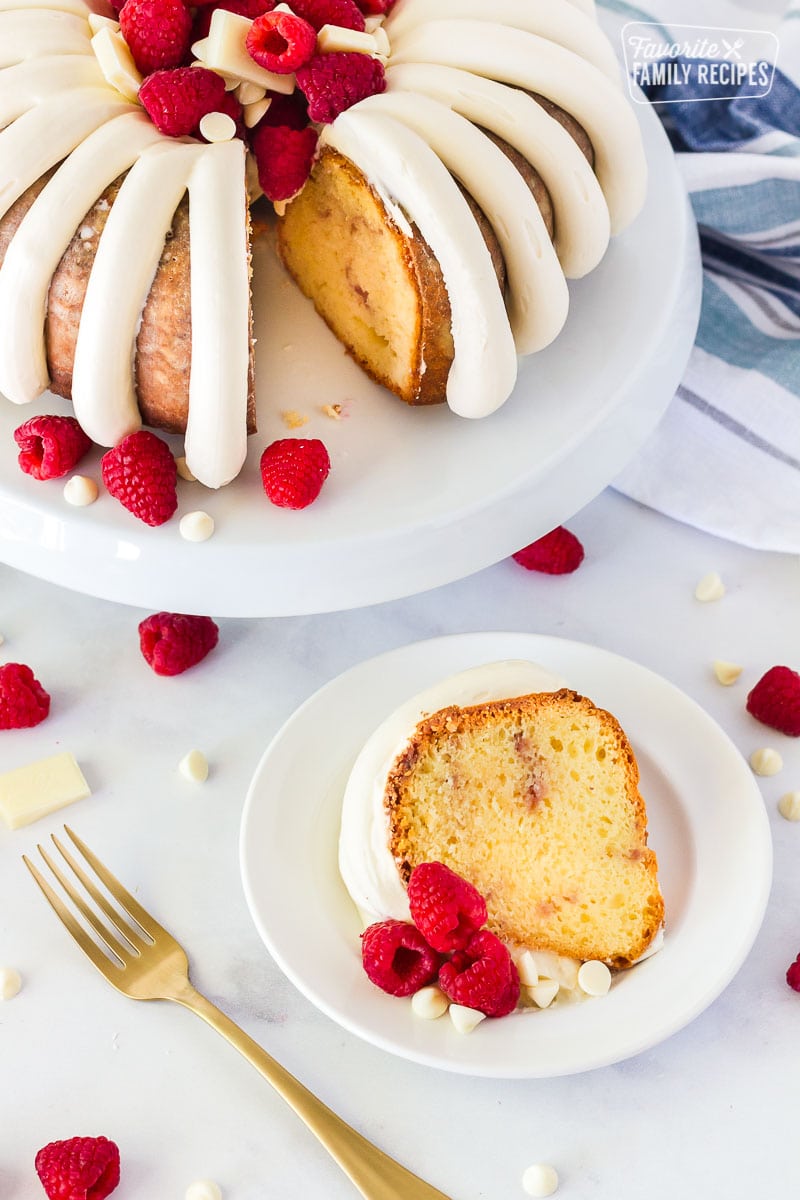 Engagement ring cake – Yasmin Bakery & Cartering