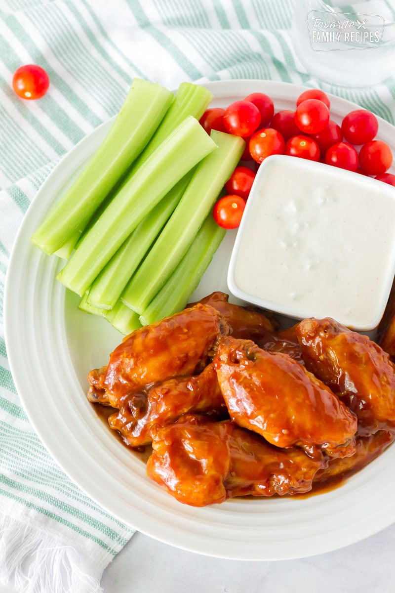 Sygdom hun er Hurtig Hot Wings with Blue Cheese Dipping Sauce (with step by step pics)