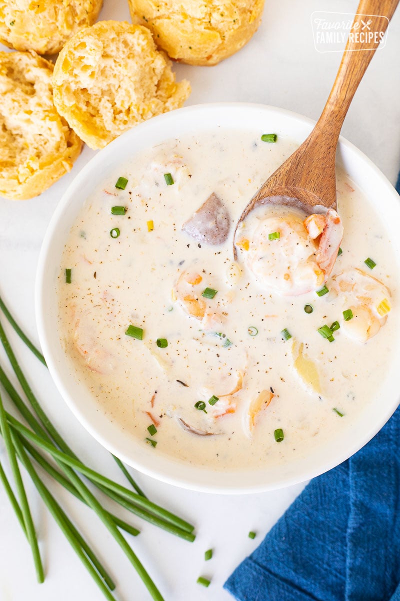 Creamy New England-Style Clam Chowder - The Chunky Chef