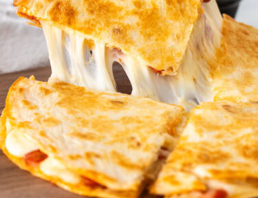 Easy Pizzadilla Recipe - Cheesy and delicious.