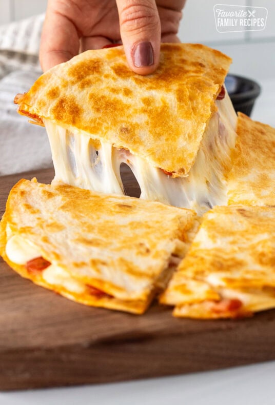 Easy Pizzadilla Recipe - Cheesy and delicious.