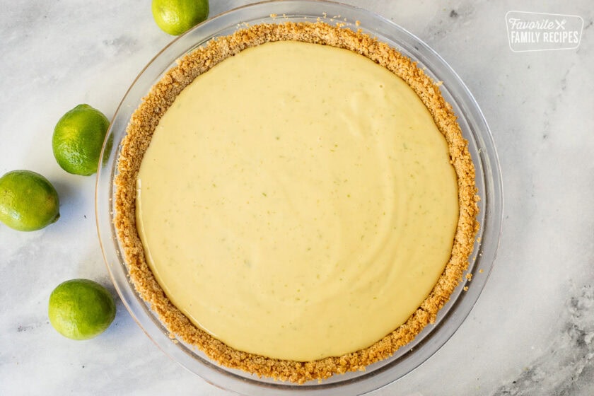 A key lime pie after the filling has been poured into the crust